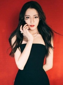 迪丽热巴：霸气女王拽炸天