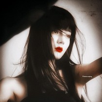 来校草怀里撒个娇