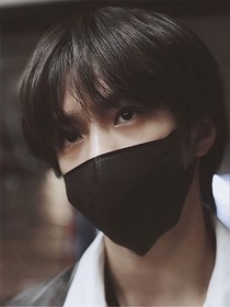 刘耀文：躲不过八倍镜