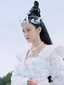王默的身份非常神秘