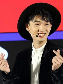 只为秦霄贤