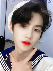 黄明昊：霸道总裁昊总