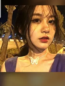 蓝天画的复仇，身份