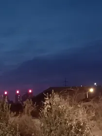她的正反面