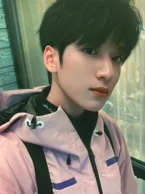 严浩翔：女友是拽姐