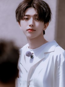 蔡徐坤：爱已现形