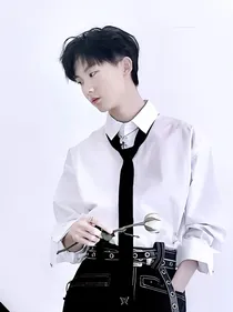 女扮男装闯遍学校