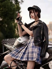 穿越到古代的丑女孩
