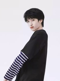 严浩翔：浩翔总裁还挺乖
