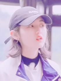 偷偷的暗恋TA……