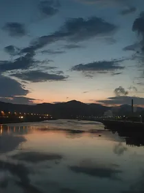 囿于深海