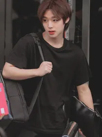 wannaone：听风吹起