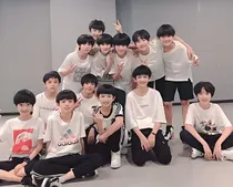 TF三代：团宠是私生