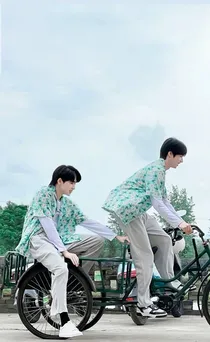 我会陪你躲到宇宙尽头