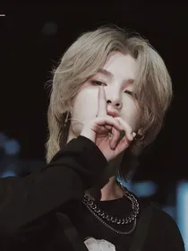 黄明昊：难熬