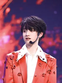 TF三代女尊：穿越后我坐拥美男