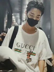 做肖战腿上的猫