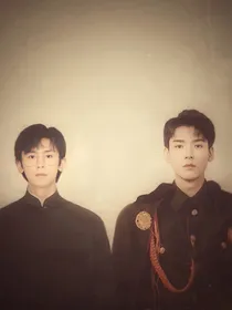 城春草木深：