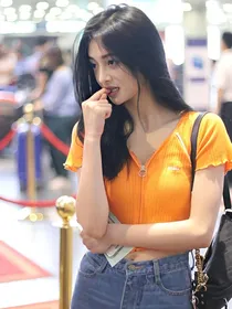 TNT：女扮男装的她