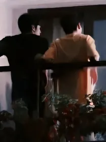文轩：山月不知