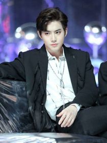 偏执男主白月光我不当了