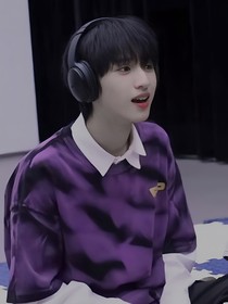 严浩翔：你的笑布满我整个青春