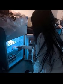 这个女孩子好可爱