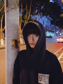 朱志鑫：夫人腰疼吗？