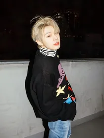 TXT：绝色玫瑰