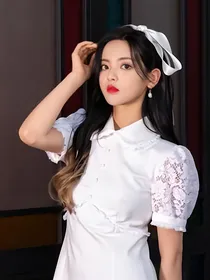 杨超越：我TM穿越了？