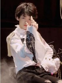 邓佳鑫：民国来的idol