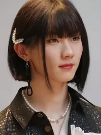 当马嘉琪穿越成了女生
