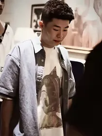 周九良：糟糕，磕到老师的颜了