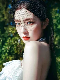 僵尸校园：穿成反派白月光