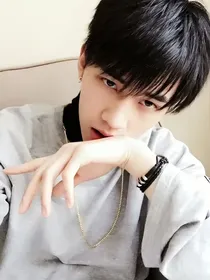 乒乒乓乓天下无双小魔王身边的男人