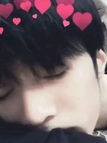 刘耀文：你就不能看我一眼吗