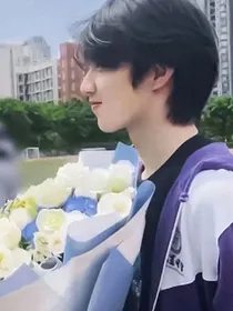 同桌是我的青梅竹马