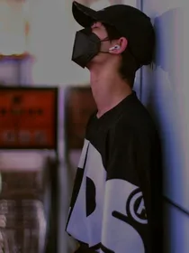 于霖志鑫