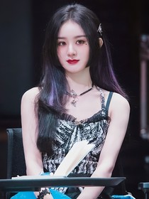 破碎的她