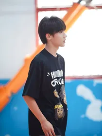 张峻豪：我的同桌是帅哥