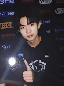 战至巅峰：没办法咯万人迷
