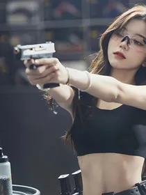 火凤凰之文工团那女的