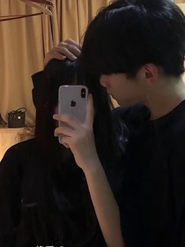 他笑的很甜