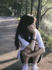 他的白玫瑰回国了