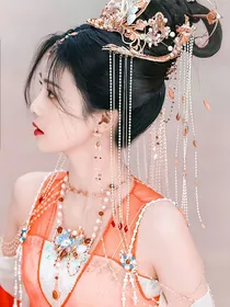 长月烬明：花落终将空