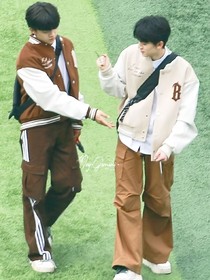 伍月天