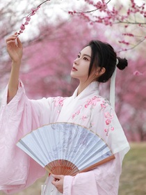 云与菡