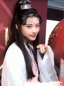 小鸡不好惹之周芷若第一章：九阴白骨爪