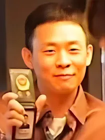 坚果想吃个桃子啦