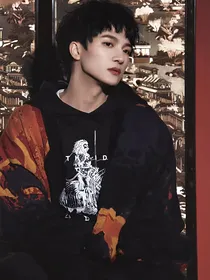 周深：穿越时空见证发光的你